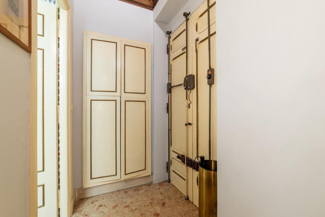 Pantheon Apartment - L'Angolo Nascosto Dei Quadri 罗马 外观 照片